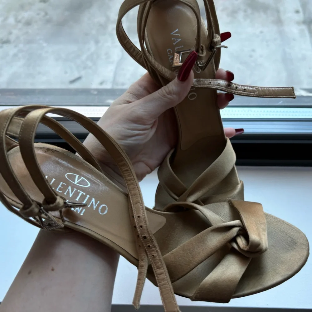 VALENTINO GARAVANI Satin Crystal Embellished Heeled Sandals - Picture 5 of 9